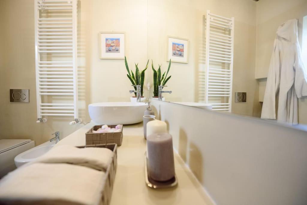 Corte Paolina - Charming Courtyard Inside Apartment Lucca